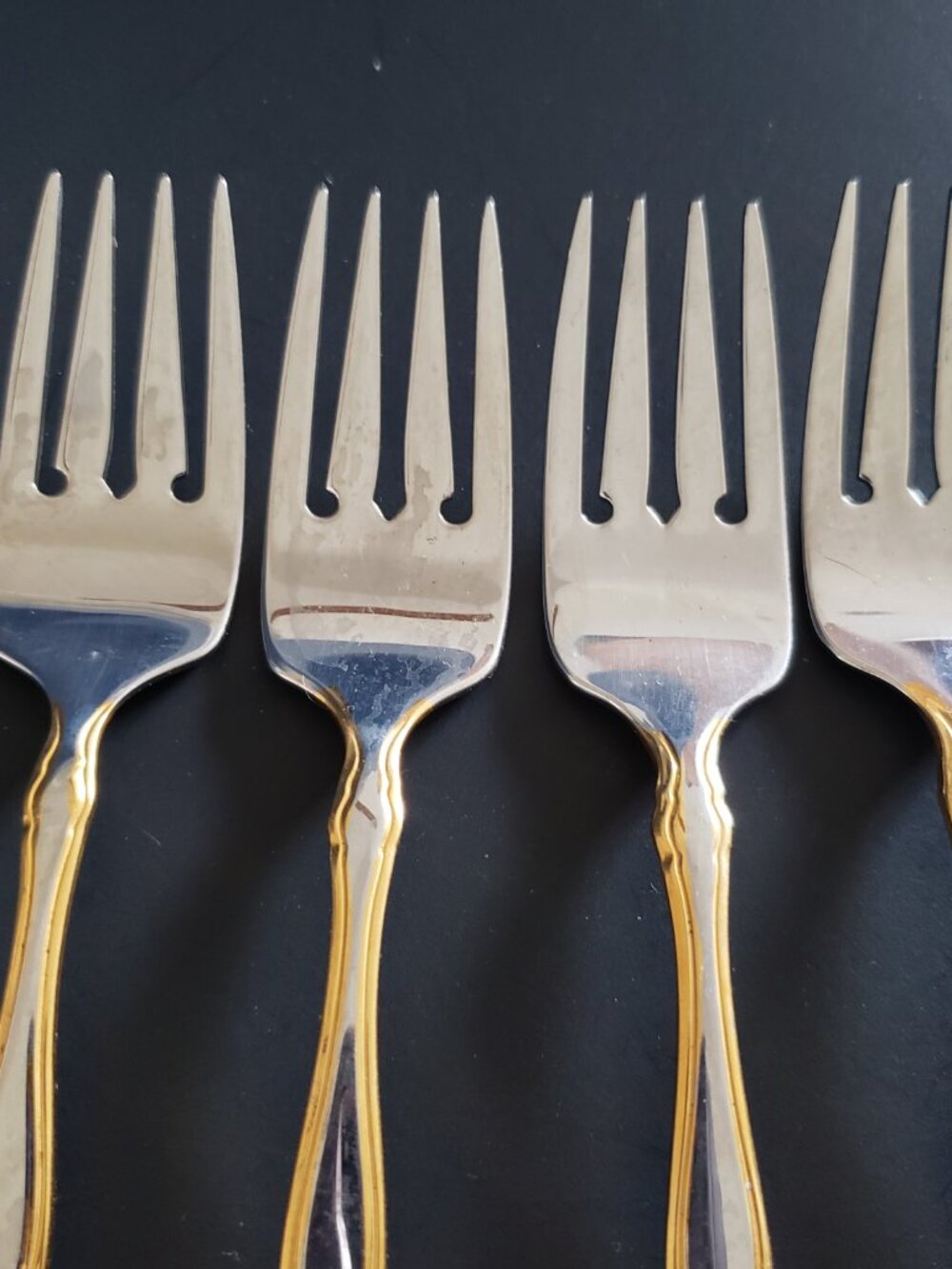 Oneida GOLDEN ROYAL CHIPPENDALE Community Stainless Salad Fork 6 3/4"
